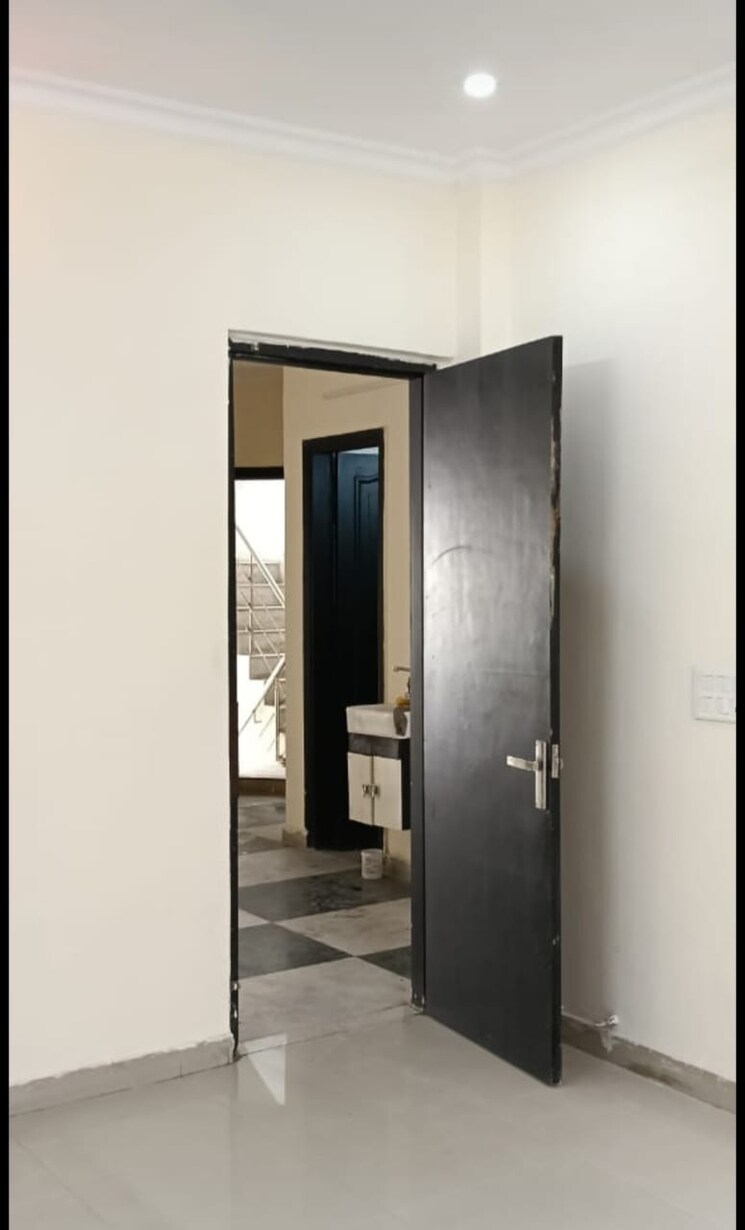 Room, rwa-residential-society-sector-46 2 Bedroom 160 Sq.Yd. Builder Floor In Sector 46 Gurgaon 9531812