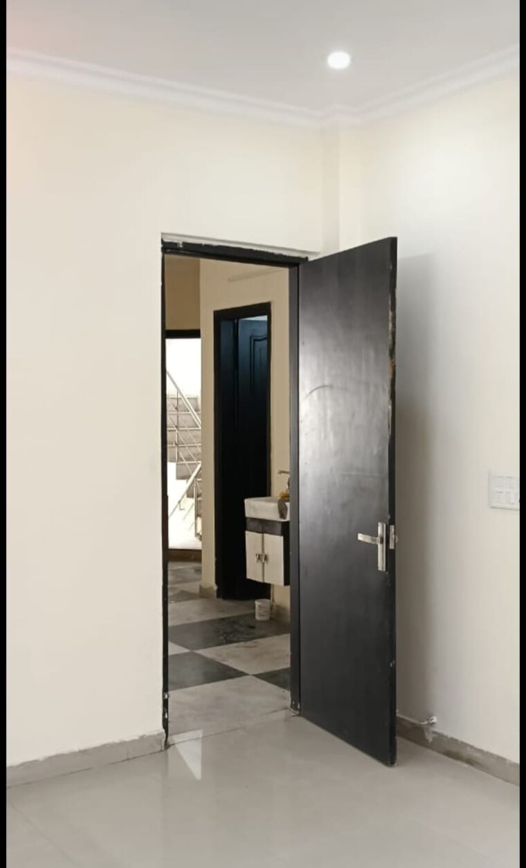 Room, rwa-residential-society-sector-46 2 Bedroom 160 Sq.Yd. Builder Floor In Sector 46 Gurgaon 9531812