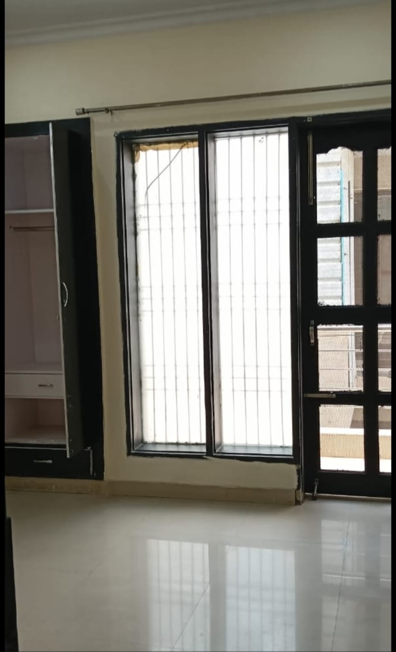 2 BHK Builder Floor For Rent in RWA Residential Society Sector 46