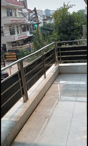 Balcony in 2 BHK Builder Floor at RWA Residential Society Sector 46, Sector 46 – for Rent