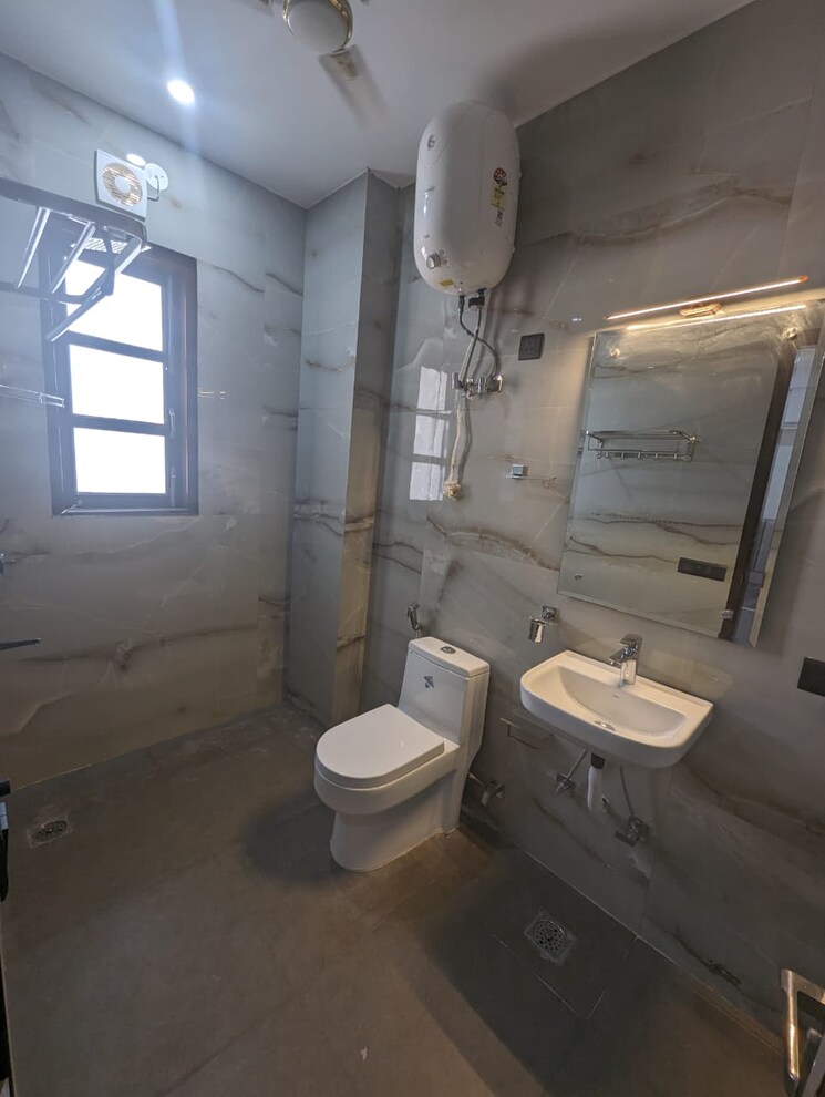 Bathroom, bellagio-apartment 6+ Bedroom 4000 Sq.Ft. Builder Floor In Sector 51 Gurgaon 9533681