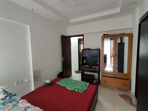 Bedroom in 2 BHK Apartment at Velentine Tower, Goregaon East – for Rent