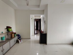 Room in 2 BHK Apartment at Velentine Tower, Goregaon East – for Rent