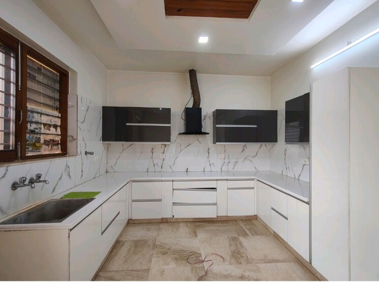 Kitchen, crown-plaza-mall 3 Bedroom 2000 Sq.Ft. Builder Floor In Sector 15a Faridabad 9533690