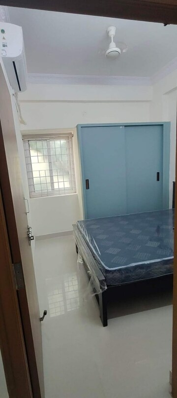 Room in 1 BHK Apartment at Kondapur – for Rent
