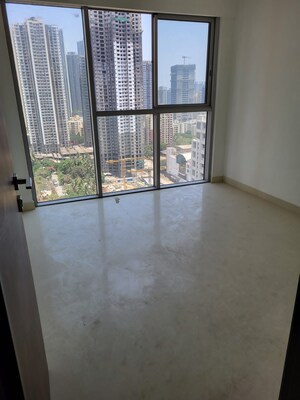 Room in 2 BHK Apartment at Dosti Eastern Bay, Wadala – for Rent