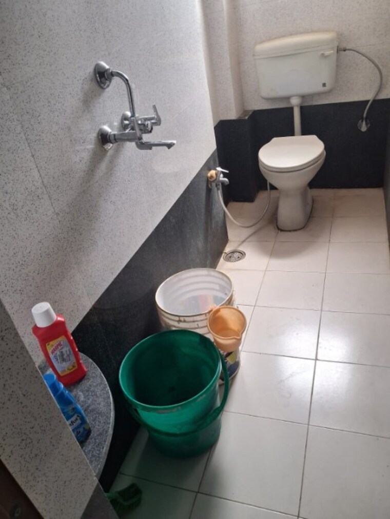 Bathroom, manglam-vaishali-tower-ii 1 Bedroom 425 Sq.Ft. Apartment In Vaishali Nagar Jaipur 9533593