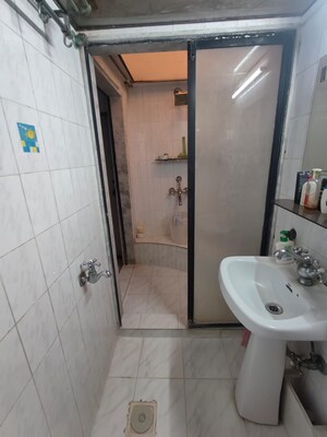 Bathroom in 1 BHK Apartment at Andheri West – for Rent
