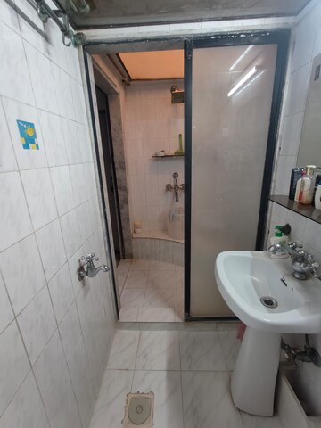 Bathroom in 1 BHK Apartment at Andheri West – for Rent