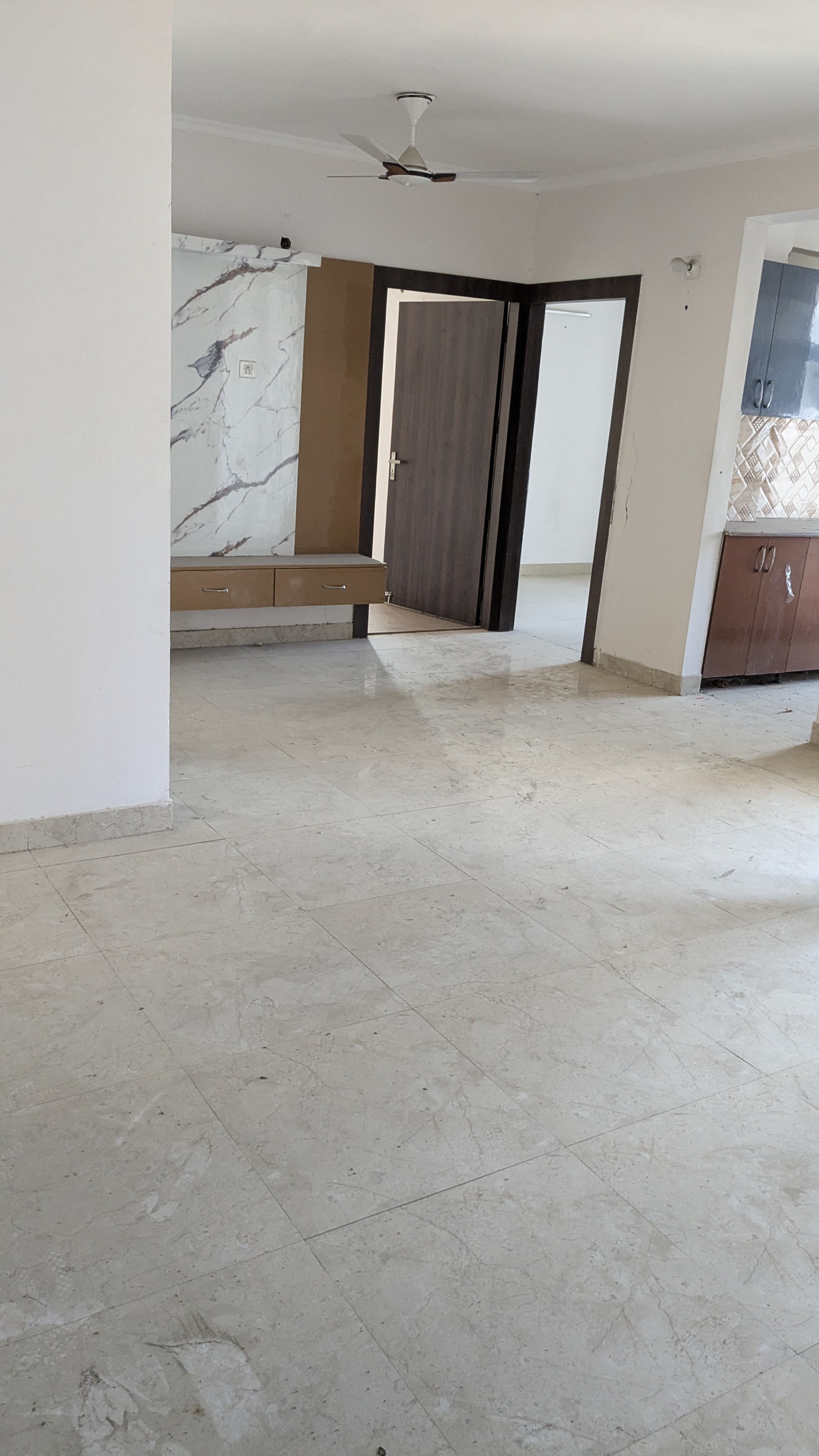 2.5 BHK + Study Room 1225 Sq.Ft. Apartment in Amrapali Leisure Park