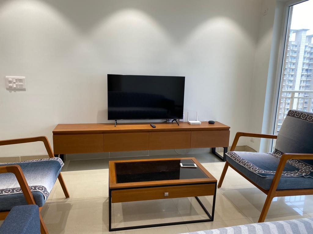 3 BHK + Servant Room 1900 Sq.Ft. Apartment in Emaar Palm Gardens