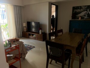 Team Area in 3 BHK Apartment at Khar West – for Rent