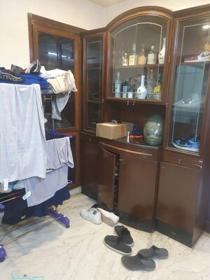 Room in 3 BHK Apartment at Rameshwar CHS Santacruz, Santacruz West – for Rent