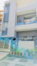 4 BHK 120 Sq.Yd. Independent House in Sector 25