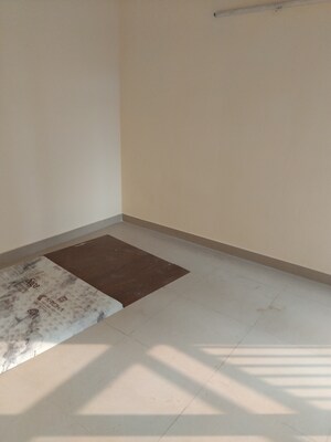 Furnished Amenities in 3 BHK Apartment at Conscient Habitat 78, Sector 78 – for Rent