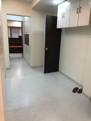 Room in 3 BHK Apartment at Prestige Court, Khar West – for Rent