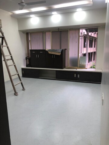 Room in 3 BHK Apartment at Prestige Court, Khar West – for Rent