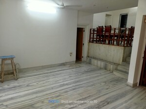 Parking in 3 BHK Apartment at Santacruz West – for Rent