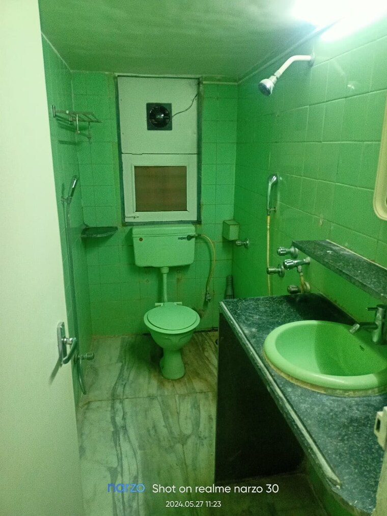 Bathroom, santacruz west 3 Bedroom 1600 Sq.Ft. Apartment In Santacruz West Mumbai 9533901