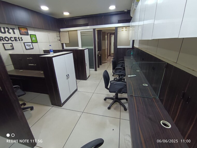Team Area, hiranandani-gardens Commercial Office Space 995 Sq.Ft. In Powai Mumbai 9533924