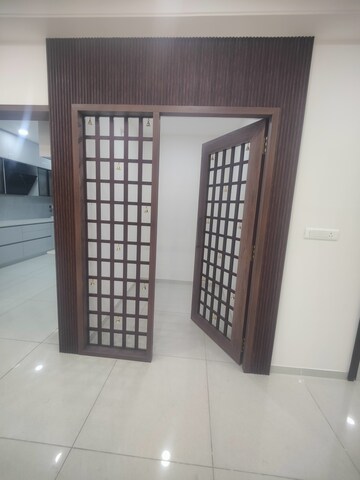 Room in 3 BHK Apartment at Rajapushpa Provincia, Narsingi – for Rent