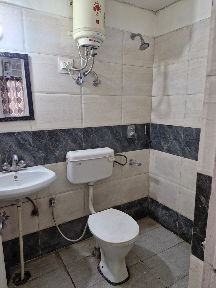 Master Bedroom, nk-sharma-savitry-greens 1 Bedroom 700 Sq.Ft. Apartment In Lohgarh Zirakpur 9533914