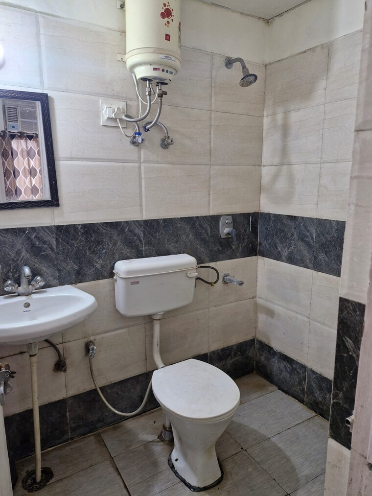 Master Bedroom, nk-sharma-savitry-greens 1 Bedroom 700 Sq.Ft. Apartment In Lohgarh Zirakpur 9533914