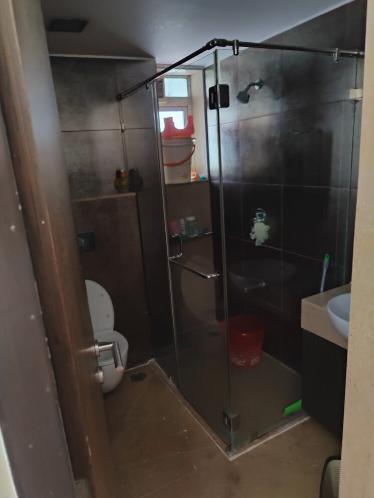 Bathroom, ariisto-sapphire 3 Bedroom 2245 Sq.Ft. Apartment In Santacruz West Mumbai 9533945