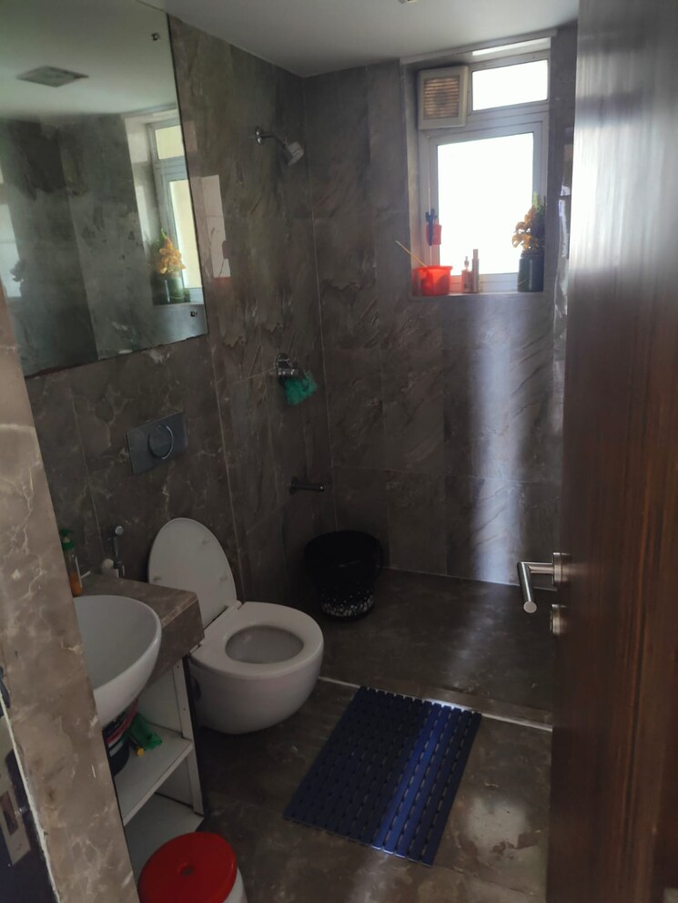 Bathroom, ariisto-sapphire 3 Bedroom 2245 Sq.Ft. Apartment In Santacruz West Mumbai 9533945