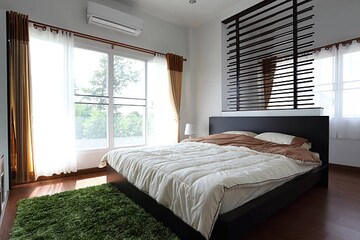 Bedroom in 1.5 BHK Apartment at Yashodham Shopping Complex, Aarey Colony – for Rent