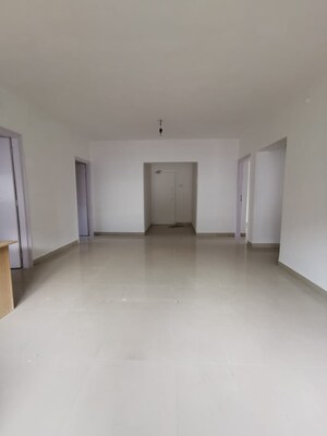 Room in 3 BHK Apartment at Rizvi Rocky Hills, Bandra West – for Rent