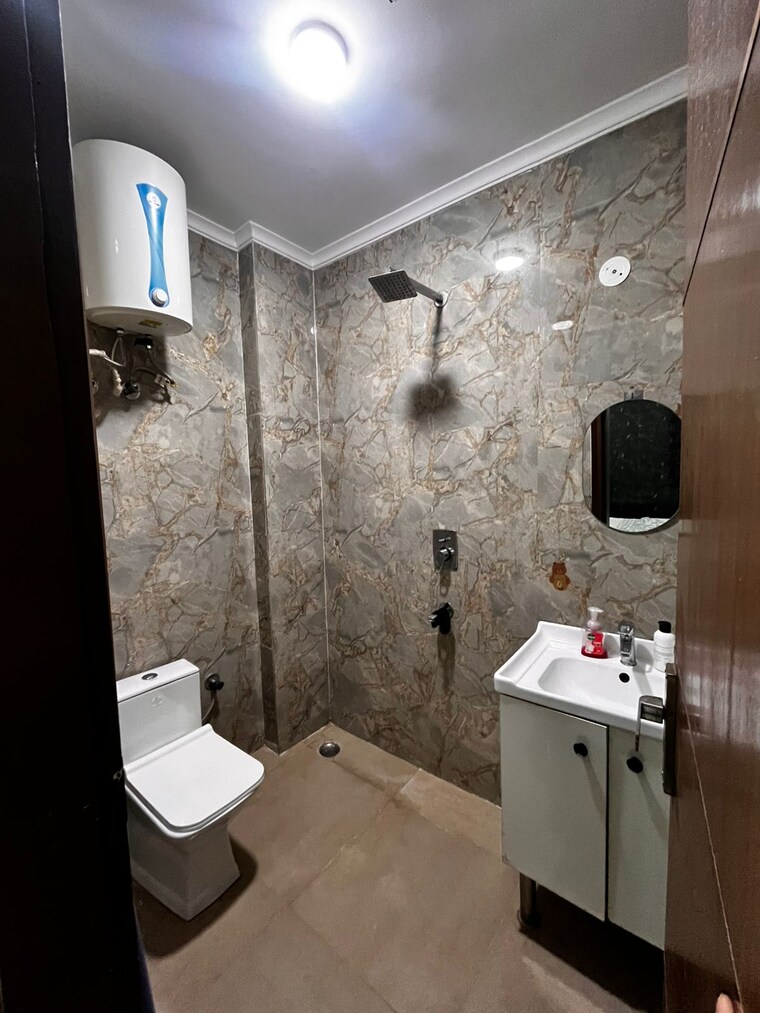 Bathroom, saket 3 Bedroom 1600 Sq.Ft. Builder Floor In Saket Delhi 9533972