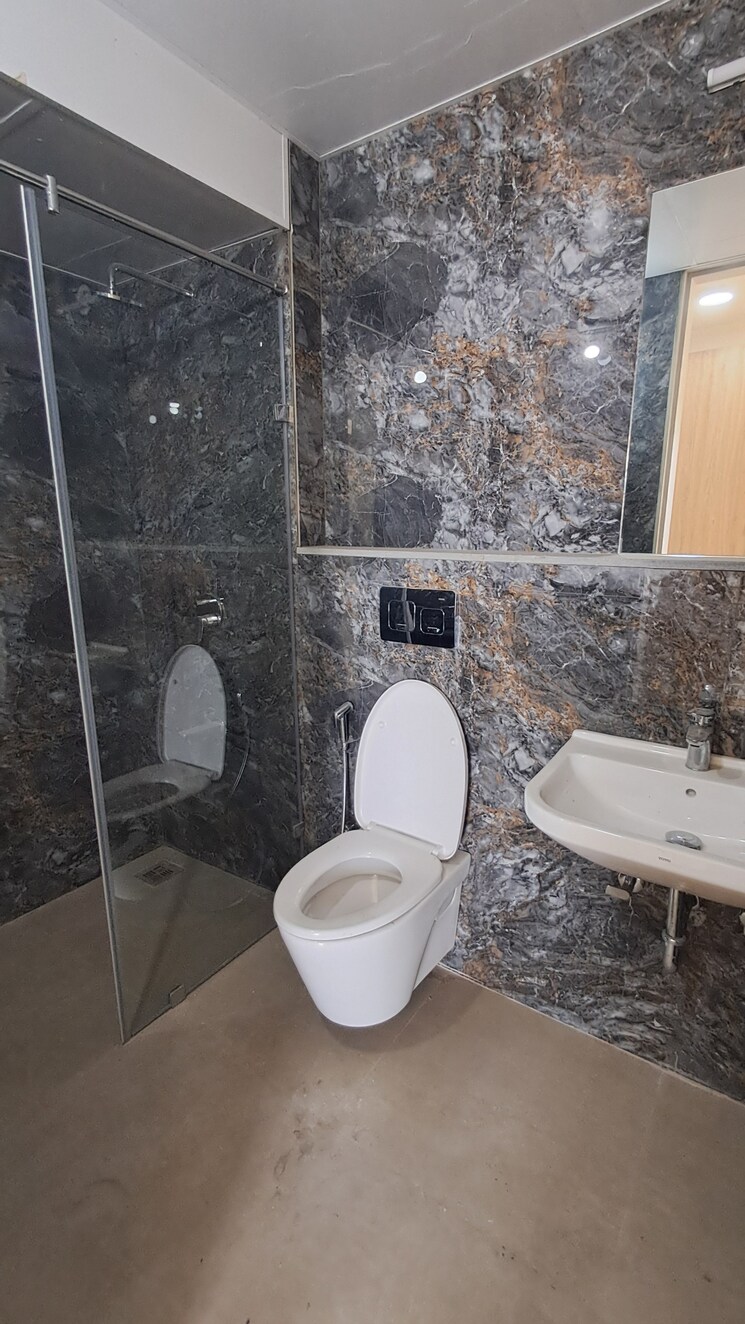 Bathroom, chandak-cornerstone 2 Bedroom 584 Sq.Ft. Apartment In Worli Mumbai 9533967