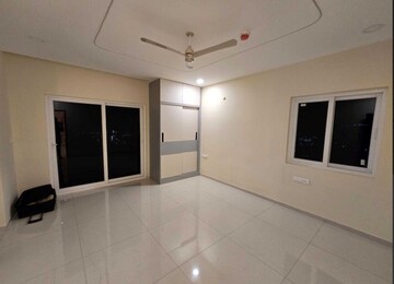 Room in 3 BHK Apartment at Rajapushpa Provincia, Narsingi – for Rent