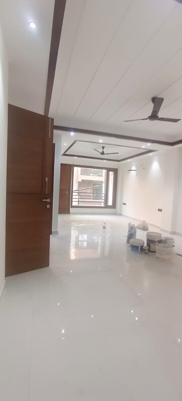 Room in 4 BHK Builder Floor at Freedom Fighters Enclave – for Rent
