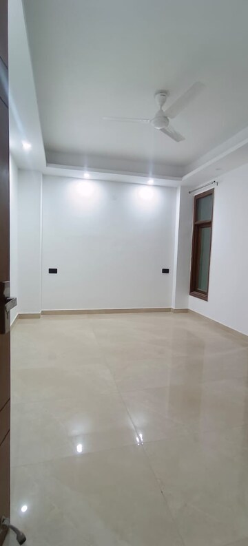 Room in 3 BHK Builder Floor at Freedom Fighters Enclave – for Rent