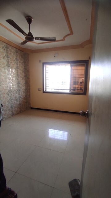 Room in 3 BHK Apartment at Agarwal And Doshi Complex, Vasai West – for Rent
