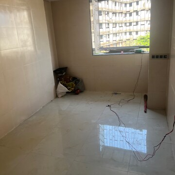 Room in 1 BHK Apartment at Amar Jyoti CHS Kandivali, Fateh Baug – for Rent