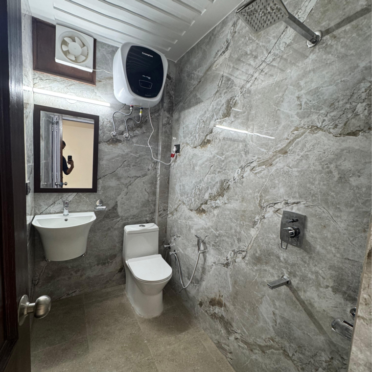 Bathroom, malviya nagar 3 Bedroom 900 Sq.Ft. Builder Floor In Malviya Nagar Delhi 9534081