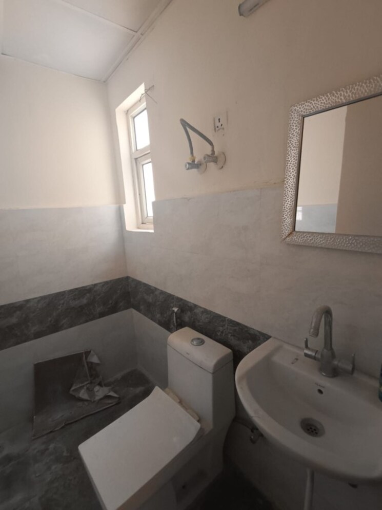 Bathroom, sector 4 3 Bedroom 2200 Sq.Ft. Independent House In Sector 4 Gurgaon 9534107
