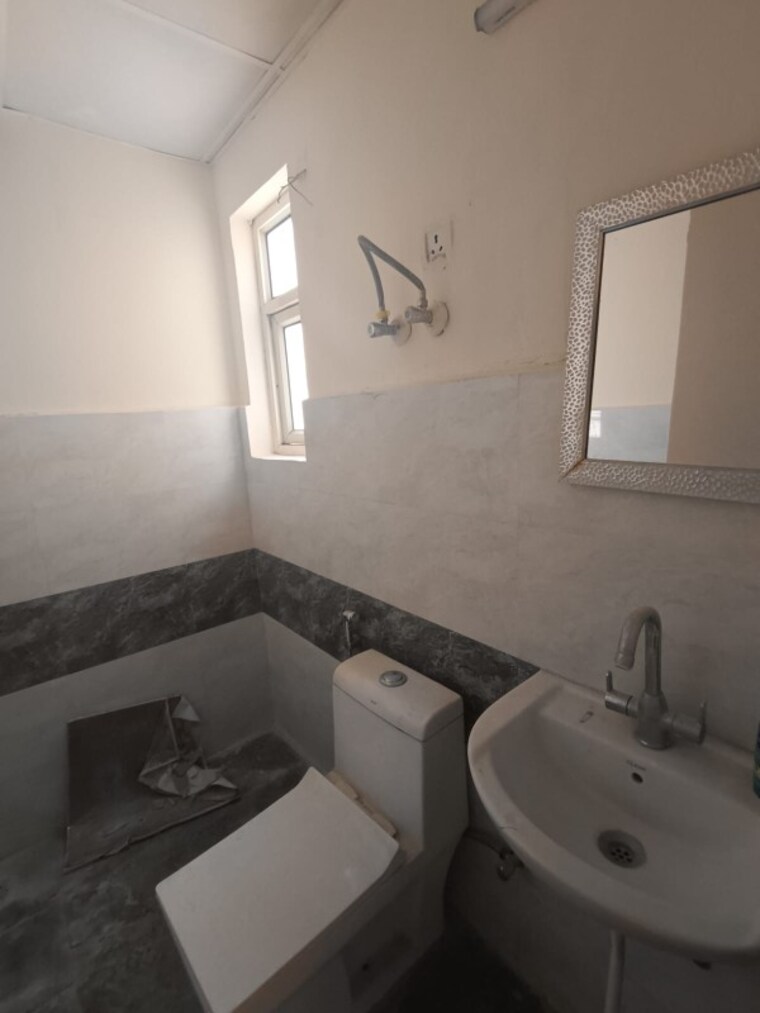 Bathroom, sector 4 3 Bedroom 2200 Sq.Ft. Independent House In Sector 4 Gurgaon 9534107