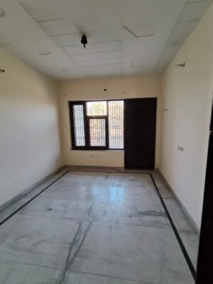 Room in 3 BHK Independent House at Sector 4 – for Rent