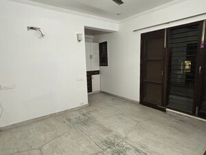 Room in 3 BHK Independent House at Sector 4 – for Rent