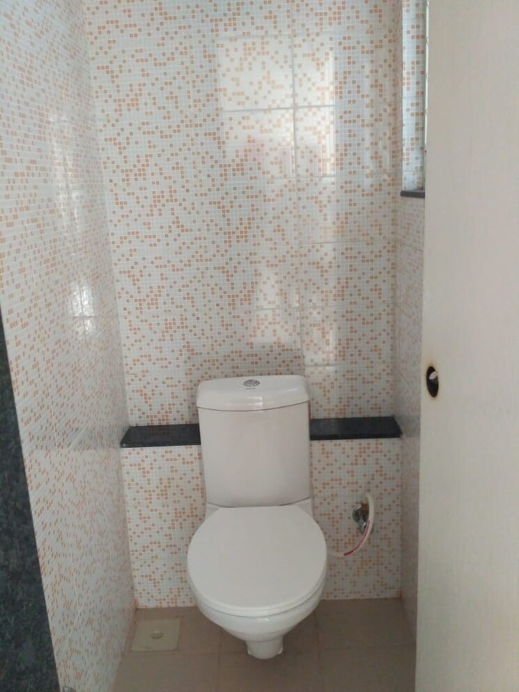 Bathroom, wakad 1 Bedroom 550 Sq.Ft. Apartment In Wakad Pune 9534142