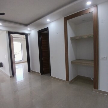 Room in 4 BHK Builder Floor at Sector 23 – for Rent