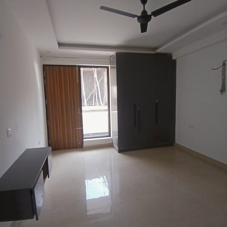 Room, sector 23 4 Bedroom 3800 Sq.Ft. Builder Floor In Sector 23 Gurgaon 9534153