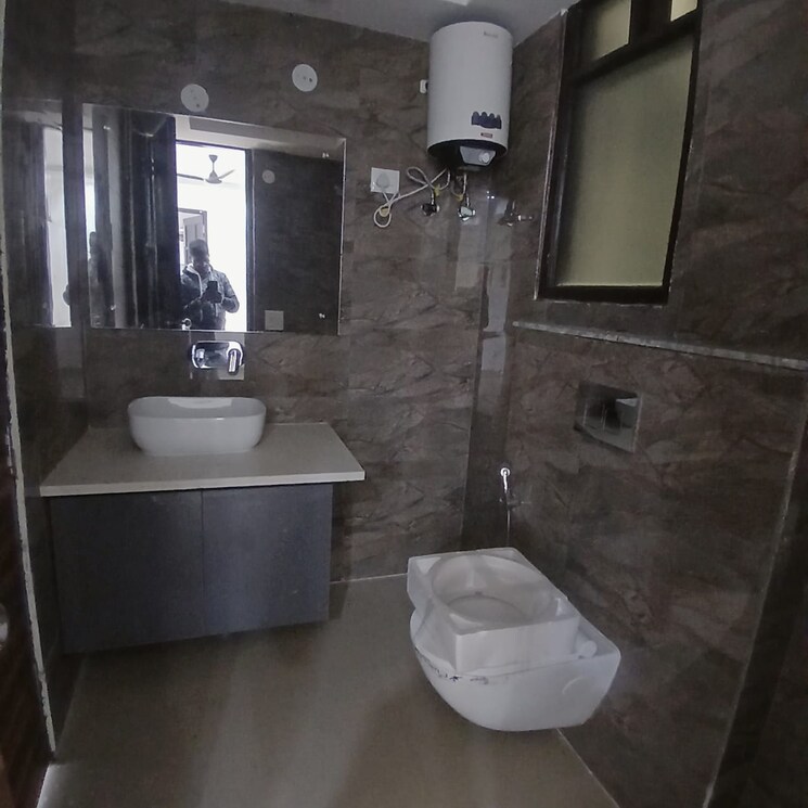Bathroom, sector 23 4 Bedroom 3800 Sq.Ft. Builder Floor In Sector 23 Gurgaon 9534153