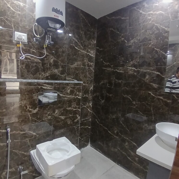 Bathroom, sector 23 4 Bedroom 3800 Sq.Ft. Builder Floor In Sector 23 Gurgaon 9534153