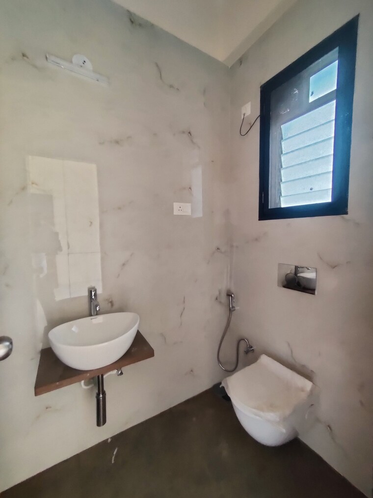 Bathroom, modi-spaces-ganges 2 Bedroom 630 Sq.Ft. Apartment In Borivali West Mumbai 9534149