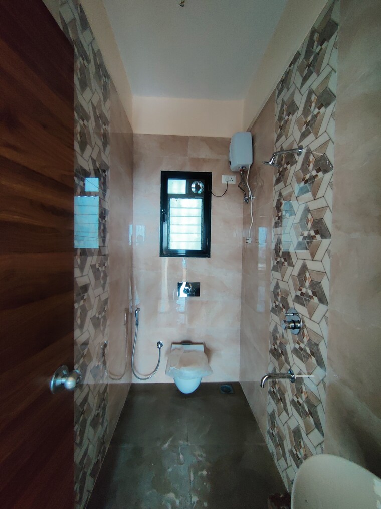 Bathroom, modi-spaces-ganges 2 Bedroom 630 Sq.Ft. Apartment In Borivali West Mumbai 9534149